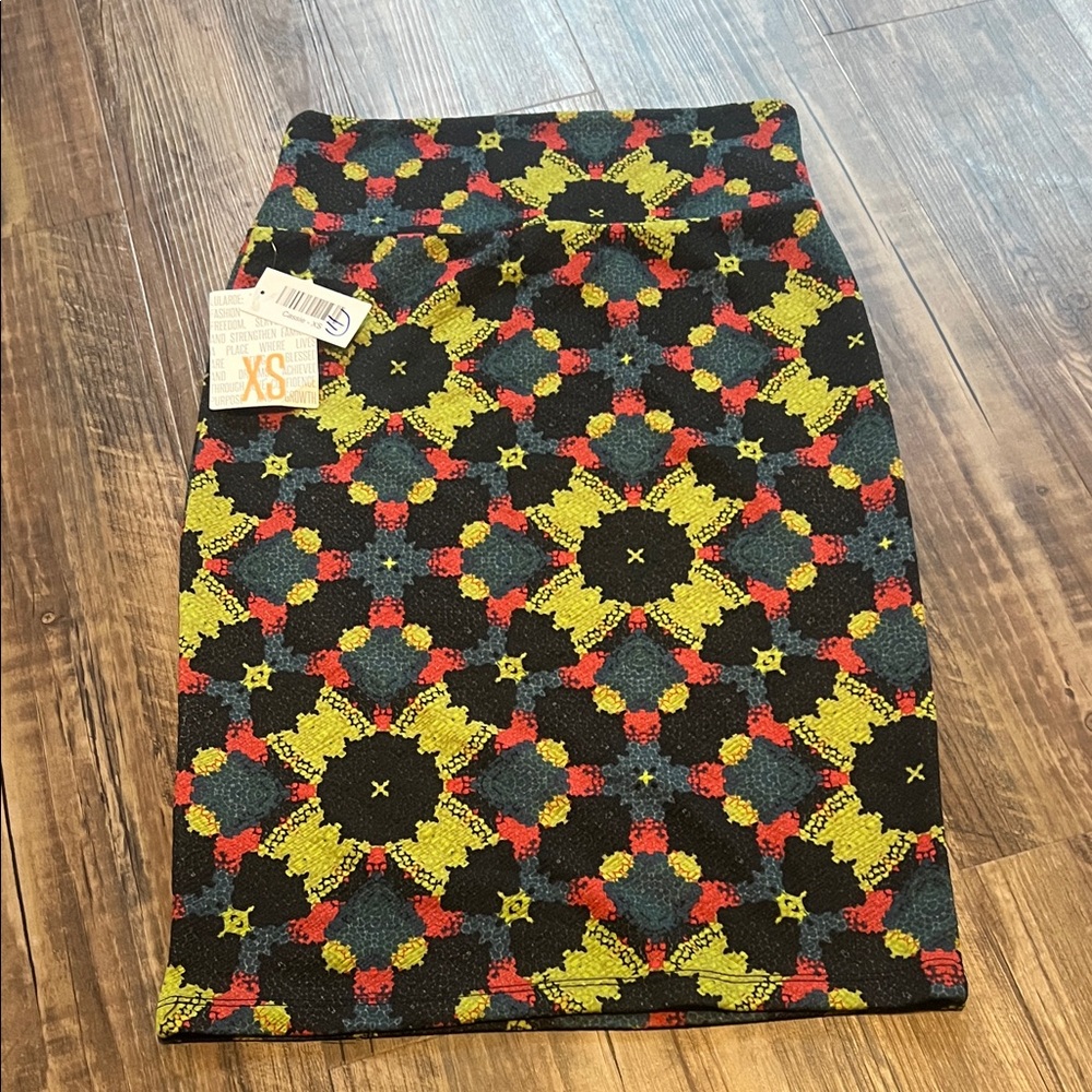 Lularoe Bold Patterned Pencil Skirt in Black with Yellow & Red Accents XS